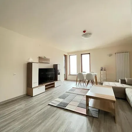 Апартаменты Bron's *