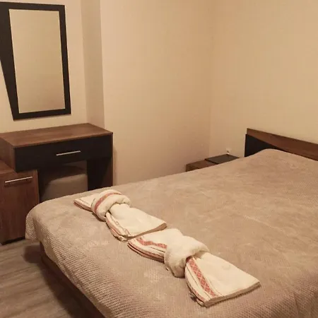 Апартаменты Bron's *